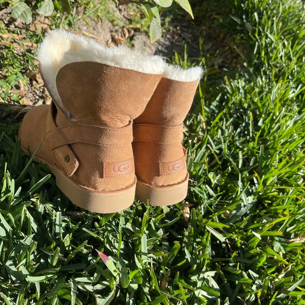 Ugg Aubrielle chestnut winter Boots size 5.5 women winter fall boots